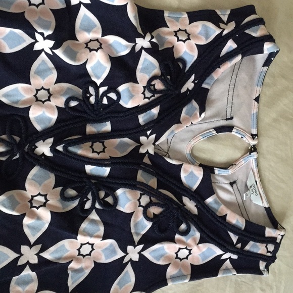 Dress - Picture 4 of 4